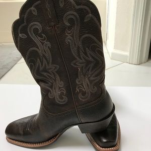 ARIAT Women’s Boots size 9.5